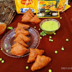 A picture of Red veg Maggi Samosa.