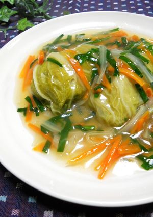 A picture of Chinese-style Napa Cabbage Rolls.
