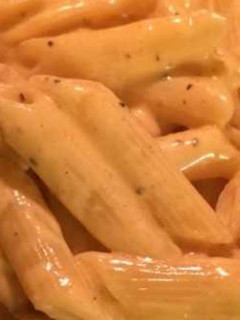 A picture of Buffalo chicken pasta.