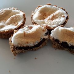 A picture of S'more Cupcakes.
