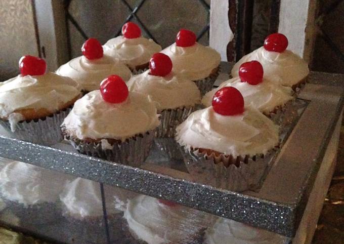 Cherry Topped Holiday Cupcakes
