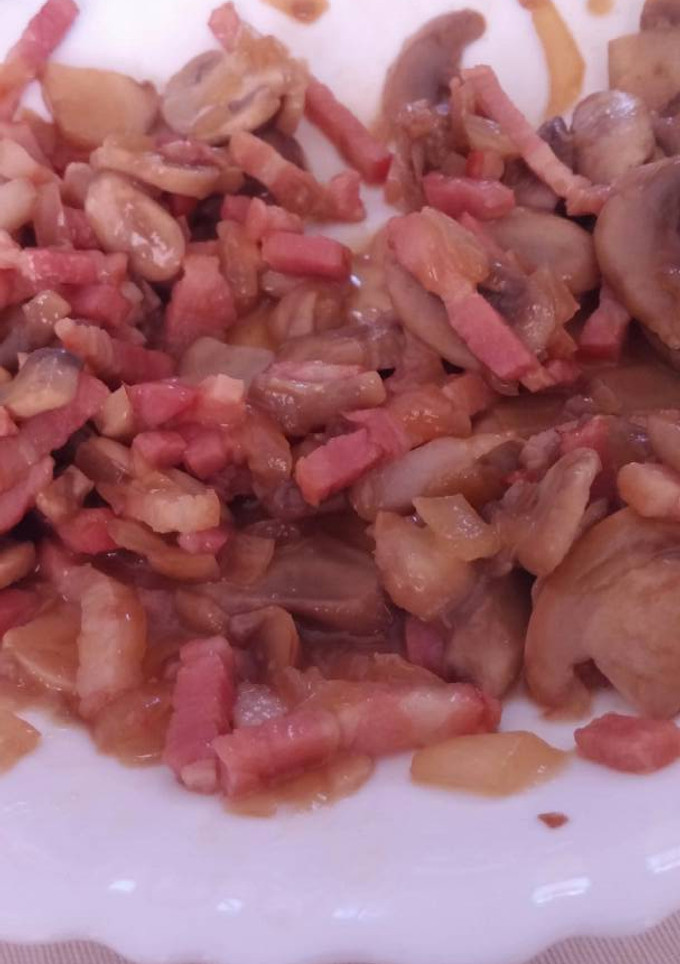 Una foto de Revuelto de champiñones con bacon