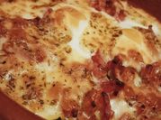 Una foto de provolone beicon