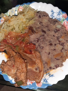 A picture of Cowpeas Mukimo, Steamed cabbage & Pork ribs #Mukimo challenge.