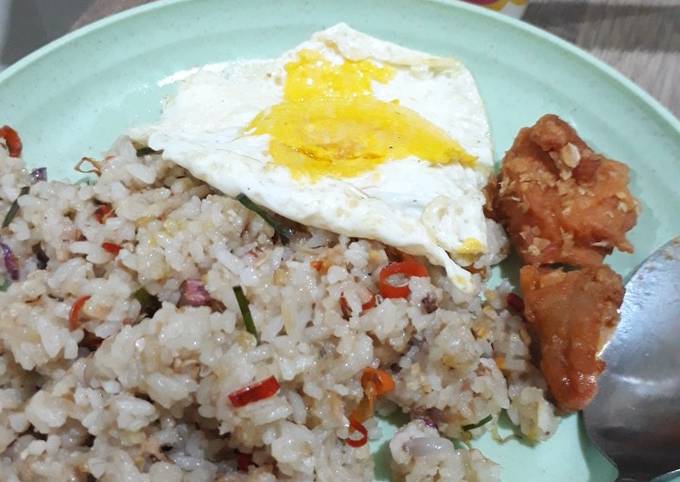 Resep Nasi goreng kecombrang oleh Grace Situngkir - Cookpad