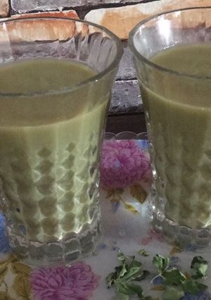 A picture of Moringa milk and honey shake.