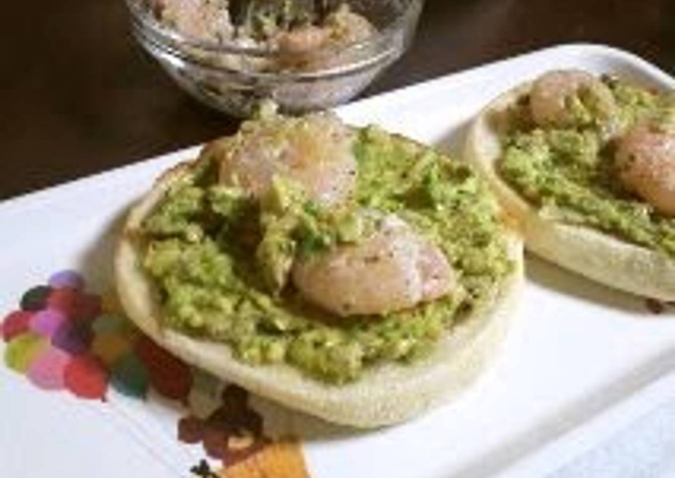 English muffin with avocado sandwich