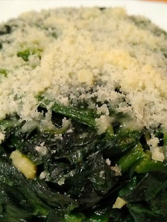 Una foto de Espinacas al ajillo, fácil, rápido, barato y saludable