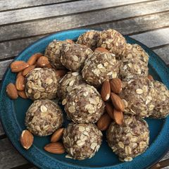 A picture of Maca Balls.