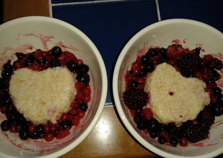 Simple Way to Prepare Any Night Of The Week Slow Cooker Rice Pudding with Berries