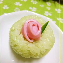 Onigiri with a Kamaboko Rose A picture of Onigiri with a Kamaboko Rose.