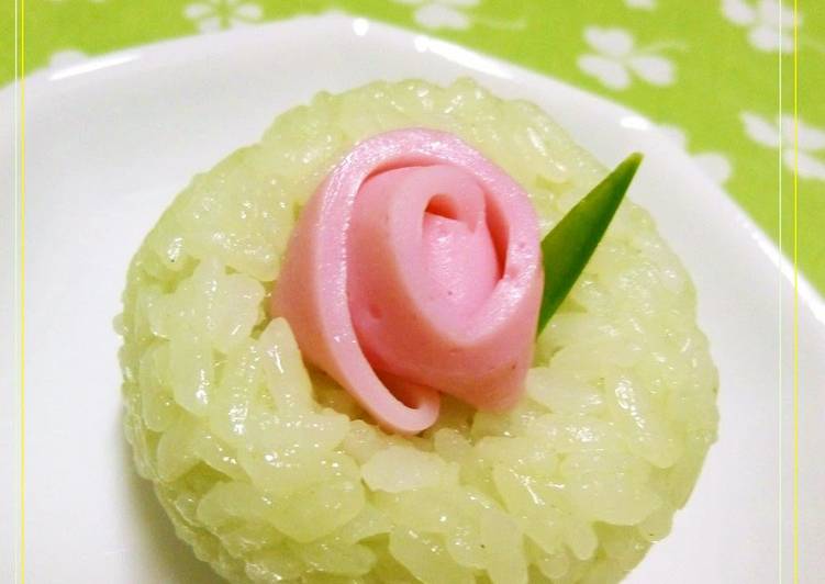 Recipe of Quick Onigiri with a Kamaboko Rose