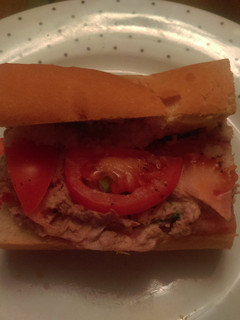 A picture of Mandys tuna and tomato roll.