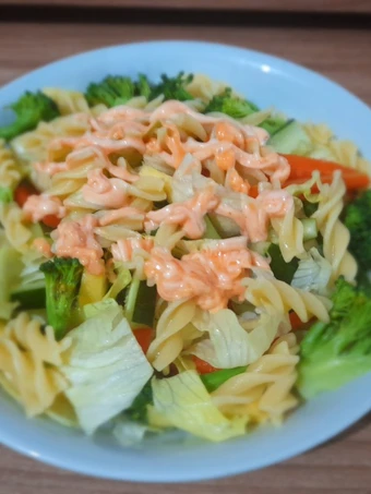 Langkah Mudah untuk Membikin Resep Caesar salad isi pasta yang Enak Banget Anti Ribet, Bisa Manjain Lidah