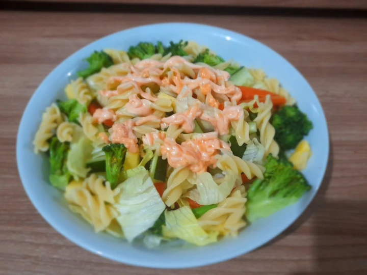 Langkah Mudah untuk Membikin Resep Caesar salad isi pasta yang Enak Banget Anti Ribet, Bisa Manjain Lidah