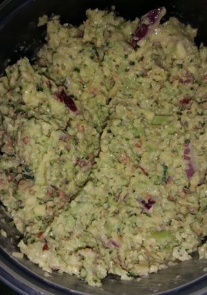 A picture of Black and Bleu Guacamole.