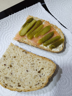 Una foto de Sándwich de salmón