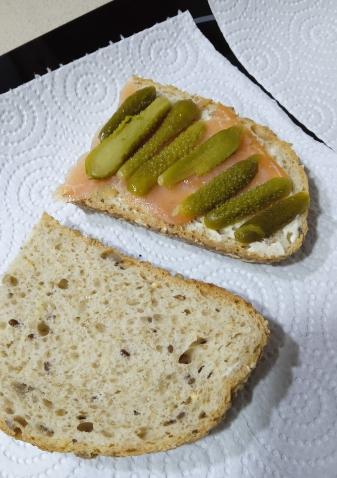 Una foto de Sándwich de salmón