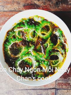 Hình của món Canh mướp đắng nấu rong biển chay.