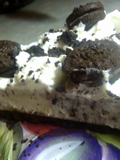 A picture of sunshines oreo cream cheese pie.