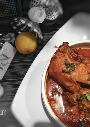 A picture of Aloo Gosht.