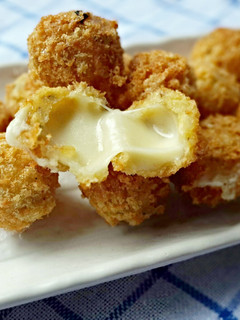 A picture of Cheese Balls.