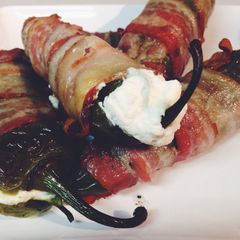 A picture of Bacon Wrapped Jalapeño Poppers.
