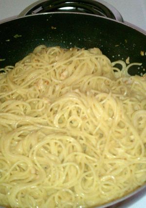 A picture of roasted garlic, brown butter & parmesan pasta.