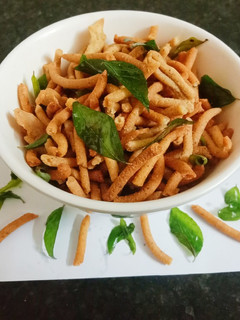 கோதுமை மாவு மிளகு காராசேவ்..(wheat pepper kara sev recipe in tamil) செய்முறை முக்கிய புகைப்படம்