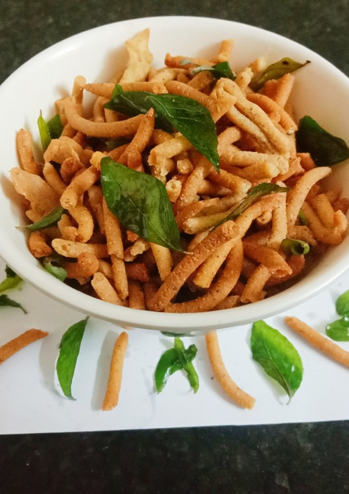கோதுமை மாவு மிளகு காராசேவ்..(wheat pepper kara sev recipe in tamil) செய்முறை முக்கிய புகைப்படம்
