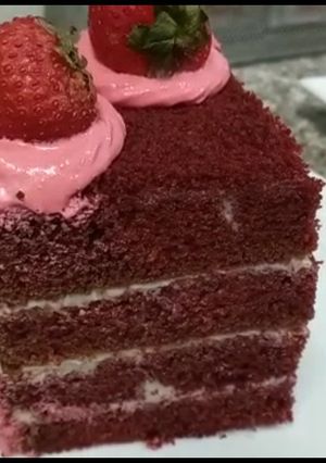 A picture of Red velvet sponge cake.