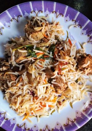চিকেন বিরিয়ানি(chicken biriyani recipe in bengali) রেসিপির প্রধান ছবি