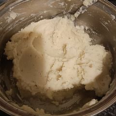A picture of Creamy mash potato.