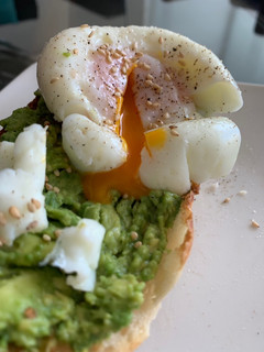 Una foto de Huevos pochados en Thermomix, desayuno nutritivo