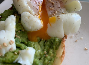 Una foto de Huevos pochados en Thermomix, desayuno nutritivo