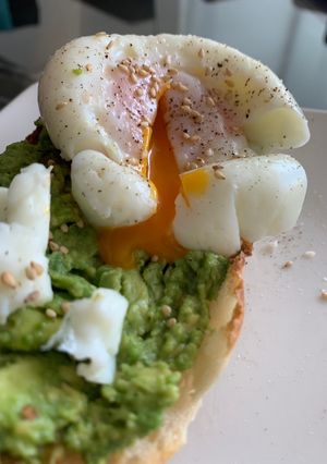 Una foto de Huevos pochados en Thermomix, desayuno nutritivo