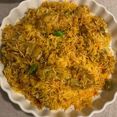 A picture of Chicken biryani.