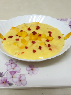 मिल्क फ्रूट कस्टर्ड (milk fruit custard recipe in Hindi) रेसिपी मुख्य फोटो