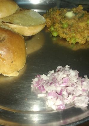 A picture of Pav bhaji.