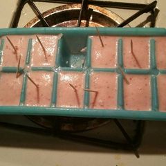 A picture of Frozen smoothie pops.