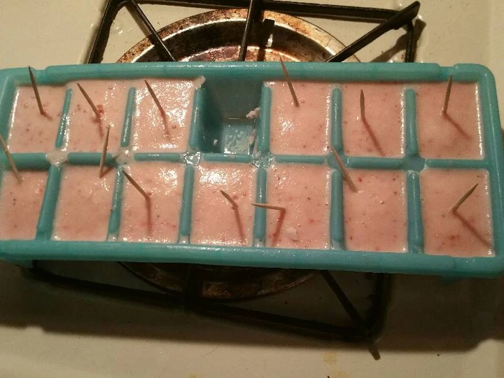 Easy Way Make Frozen smoothie pops the So Delicious Perfect