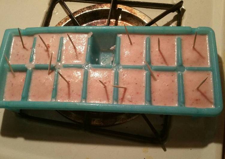 Simple Way to Prepare Tasty Frozen smoothie pops