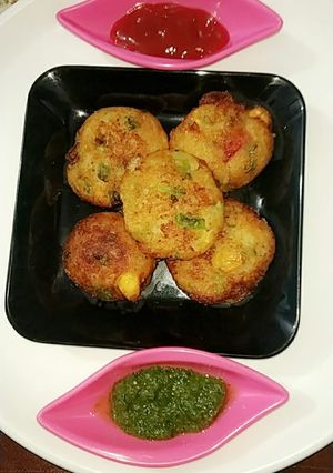 A picture of Corn stuffed semolina balls.