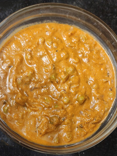பச்சை பட்டாணி கிரேவி (Green peas Gravy) செய்முறை முக்கிய புகைப்படம்