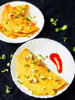 A picture of Paneer besan chilla.