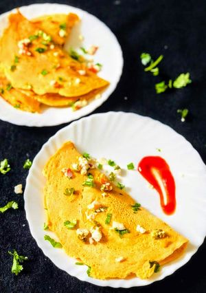 A picture of Paneer besan chilla.