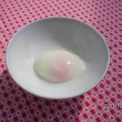 A picture of Boiled Water Poached Egg.