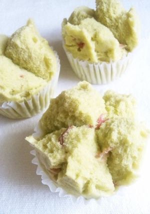 A picture of Steamed Buns for Springtime with Salted Sakura (Cherry Blossom) Petals.