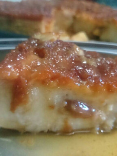 Una foto de Budín de pan relleno de dulce de leche