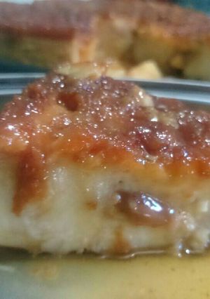 Una foto de Budín de pan relleno de dulce de leche